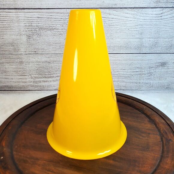 Vintage Los Angeles Lakers NBA Plastic MEGAPHONE 8” Cheer Loud Cone Yellow - Picture 2 of 6